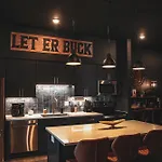 Let Er Buck On Music Row, Mins To Broadway With Pool, Gym, Balcony * Nashville