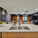 Boots On Broadway In Downtown With Parking, Pool, Gym * Nashville