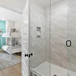 Upscale Townhome 3 Miles To Downtown With 2 Car Garage * Nashville