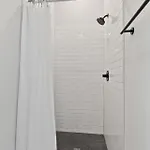 Upscale Townhome 3 Miles To Downtown With 2 Car Garage Holiday home *