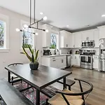 Luxe With Gated Parking Private Balcony And 4 Miles To Downtown Nashville