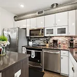 Modern 3-story Townhome W Rooftop & Views