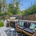 East Sweetie Near To Downtown 2 Bed 2 Bath With Fenced Yard 30 Or Days By Skyrun Holiday home