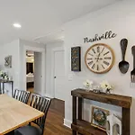 East Sweetie Near To Downtown 2 Bed 2 Bath With Fenced Yard 30 Or Days By Skyrun * Nashville