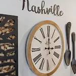 Holiday home East Sweetie Near To Downtown 2 Bed 2 Bath With Fenced Yard 30 Or Days By Skyrun Nashville