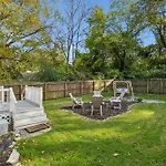 Holiday home East Sweetie Near To Downtown 2 Bed 2 Bath With Fenced Yard 30 Or Days By Skyrun