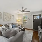 East Sweetie Near To Downtown 2 Bed 2 Bath With Fenced Yard 30 Or Days By Skyrun