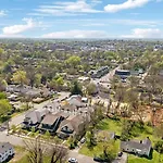 The Laurent - Lively Retreat, Walk To Airy Eateries
