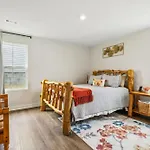 Stylish Vibe 2 Bed 2 Bath 30 Or Days By Skyrun