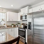 Stylish Vibe 2 Bed 2 Bath 30 Or Days By Skyrun Holiday home