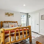 Holiday home Stylish Vibe 2 Bed 2 Bath 30 Or Days By Skyrun