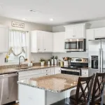 Stylish Vibe 2 Bed 2 Bath 30 Or Days By Skyrun Holiday home *