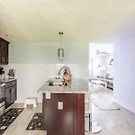 The Little Blue Haus - Two Miles To Broadway Holiday home Nashville