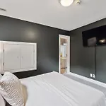Holiday home Stunning Belle Meade Mansion With Luxury Amenities And Hot Tub, Great Summer Rates