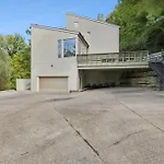 Holiday home Stunning Belle Meade Mansion With Luxury Amenities And Hot Tub, Great Summer Rates Nashville