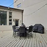 Stunning Belle Meade Mansion With Luxury Amenities And Hot Tub, Great Summer Rates Holiday home *