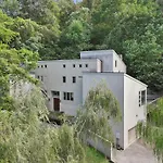 Stunning Belle Meade Mansion With Luxury Amenities And Hot Tub, Great Summer Rates Holiday home Nashville