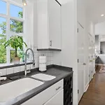 Holiday home Stunning Belle Meade Mansion With Luxury Amenities And Hot Tub, Great Summer Rates