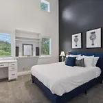 Holiday home Stunning Belle Meade Mansion With Luxury Amenities And Hot Tub, Great Summer Rates