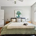 Spacious 3-story Townhome W Rooftop & Views