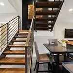 Spacious 3-story Townhome W Rooftop & Views Holiday home *