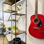 Spacious 3-story Townhome W Rooftop & Views Holiday home *