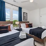 Trillium-3 Unit Combo-Private Decks-Near Broadway