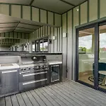 Songbird Social - Hot Tub & Grill - Near Broadway Holiday home