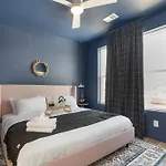 Holiday home Songbird Social - Hot Tub & Grill - Near Broadway