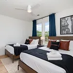Quadra-4 Unit Combo-Rooftop Decks-Mins To Broadway