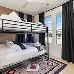 Huckleberry Outlaw-2 Units-Hot Tub-Near Broadway