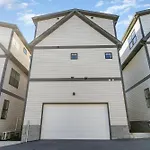 Aurora-Private Deck-9 Mins To Broadway