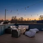 4 Rooftop Decks 4 Hot Tubs Game & Sauna Holiday home