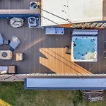 4 Rooftop Decks 4 Hot Tubs Game & Sauna