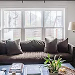 Stylish Renovated Craftsman With Pool And Garden Escape