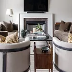 Stylish Renovated Craftsman With Pool And Garden Escape Holiday home