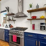 Stunning Close To Downtown And Bdwy