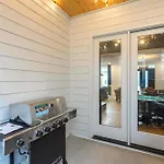 Rooftop Deck Hot Tub Fire Pit Sleeps 10