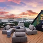Holiday home Rooftop Deck Hot Tub Fire Pit Sleeps 10
