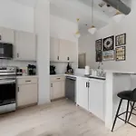 Dibs On By Maddox Apartment *