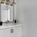 Dibs On By Maddox Apartment *