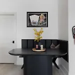 Dibs On By Maddox Apartment *
