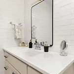 Harmony Hall By Maddox Apartment *