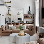 Apartment Harmony Hall By Maddox
