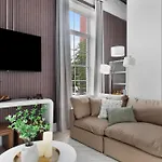 Harmony Hall By Maddox Apartment