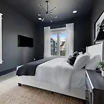 The Cowboy - Luxury Home With Hot Tub & Pool Table