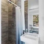 Private Rooftop With Garage Walk To Restaurants Shops And Coffee Holiday home *