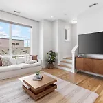 Private Rooftop With Garage Walk To Restaurants Shops And Coffee Holiday home