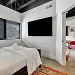 Modern Music Getaway Apartment *