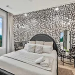 New 2 Luxe Penthouses With Balcony And Views Apartment Nashville